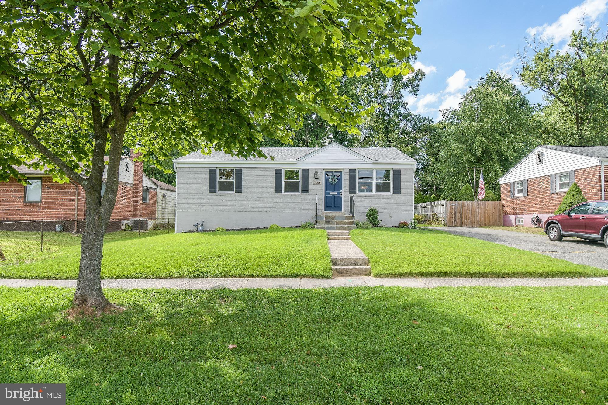 11908 Rocking Horse Road Rockville, MD 20852 - Photo 5 of 33 Gallery Image 5