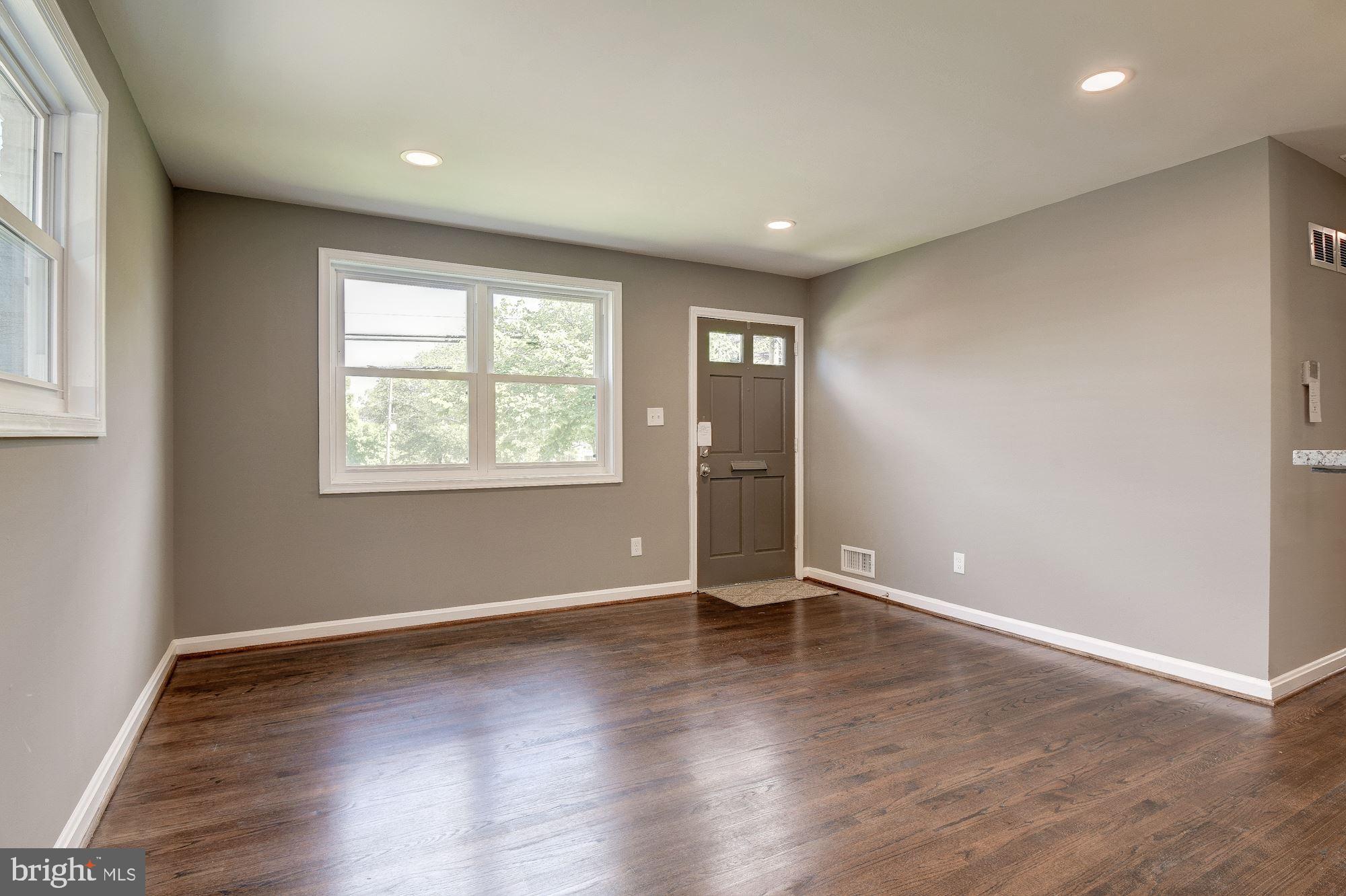 11908 Rocking Horse Road Rockville, MD 20852 - Photo 7 of 33 Gallery Image 7