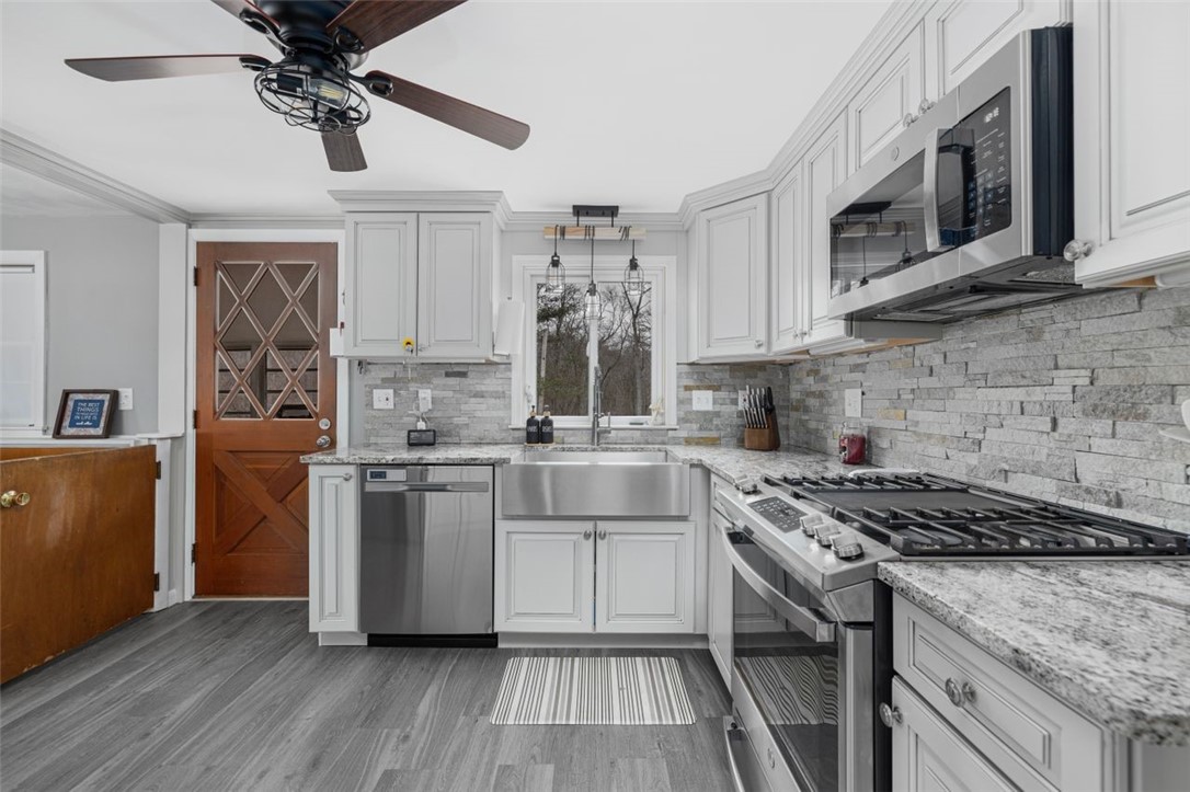 460 Rockland Road Scituate, RI 02857 - Photo 7 of 36 Kitchen 1