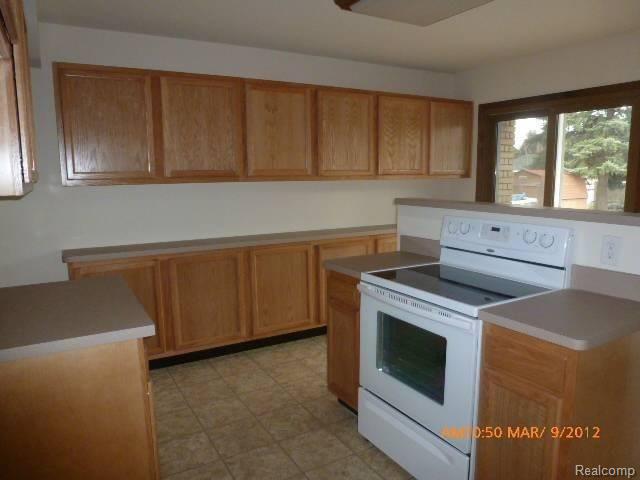 45280 Fairchild Road Macomb, MI 48042 - Photo 11 of 17 15.jpg