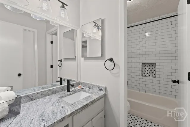 $260,000 | 1115 Canyon Point Circle, Roswell, GA 30076