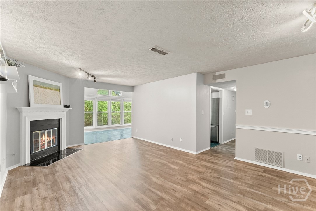 1115 Canyon Point Circle Roswell, GA 30076 - Photo 9 of 30