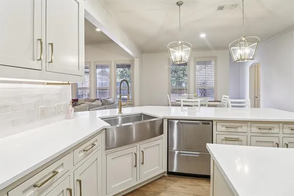 $800,000 | 219 High Point Drive, Murphy, TX 75094