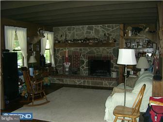 75 Gilbert Road Bordentown, NJ 08505 - Photo 6 of 12 a room with furniture