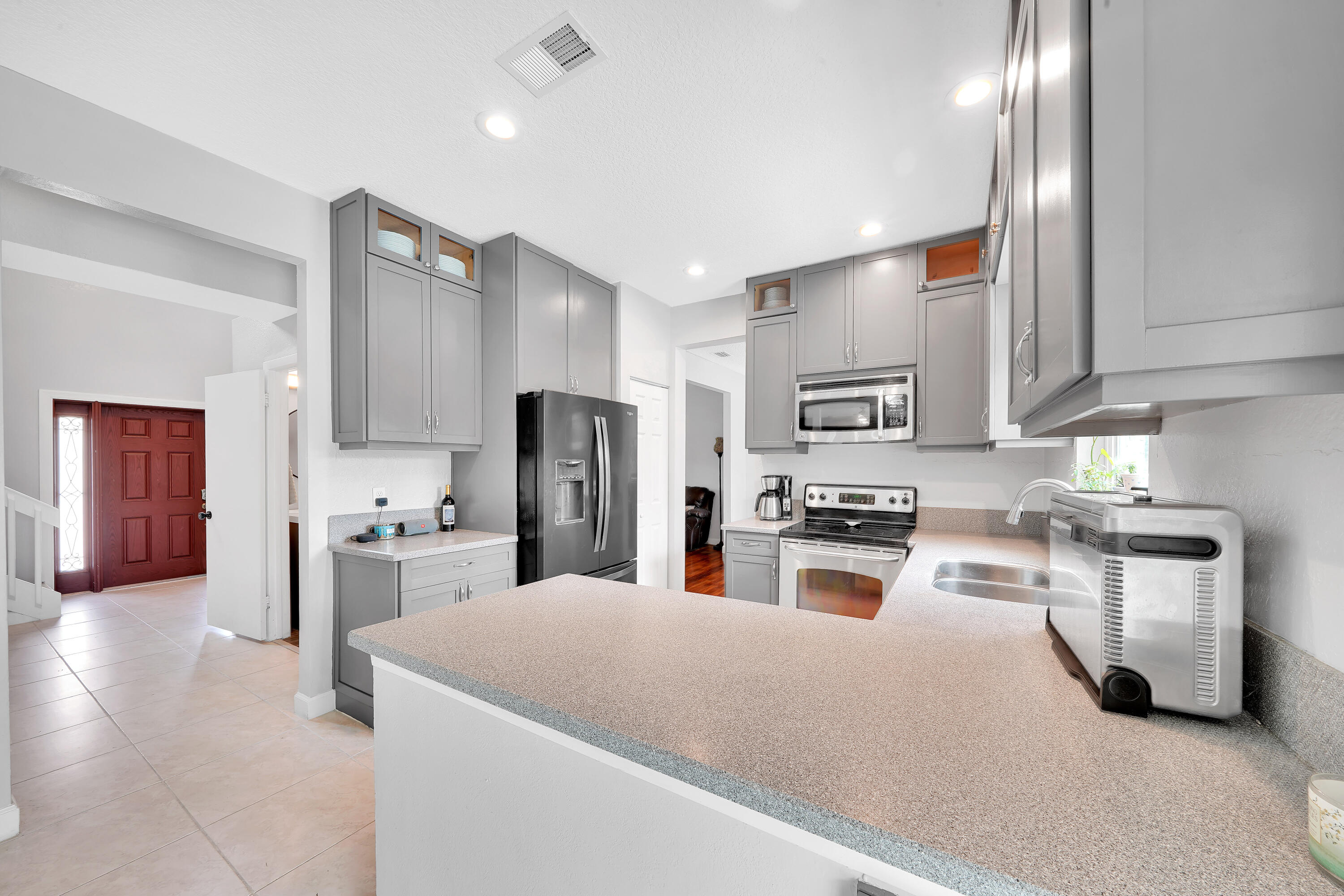 12115 Rockwell Way Boca Raton, FL 33428 - Photo 14 of 64 6 Kitchen (2)