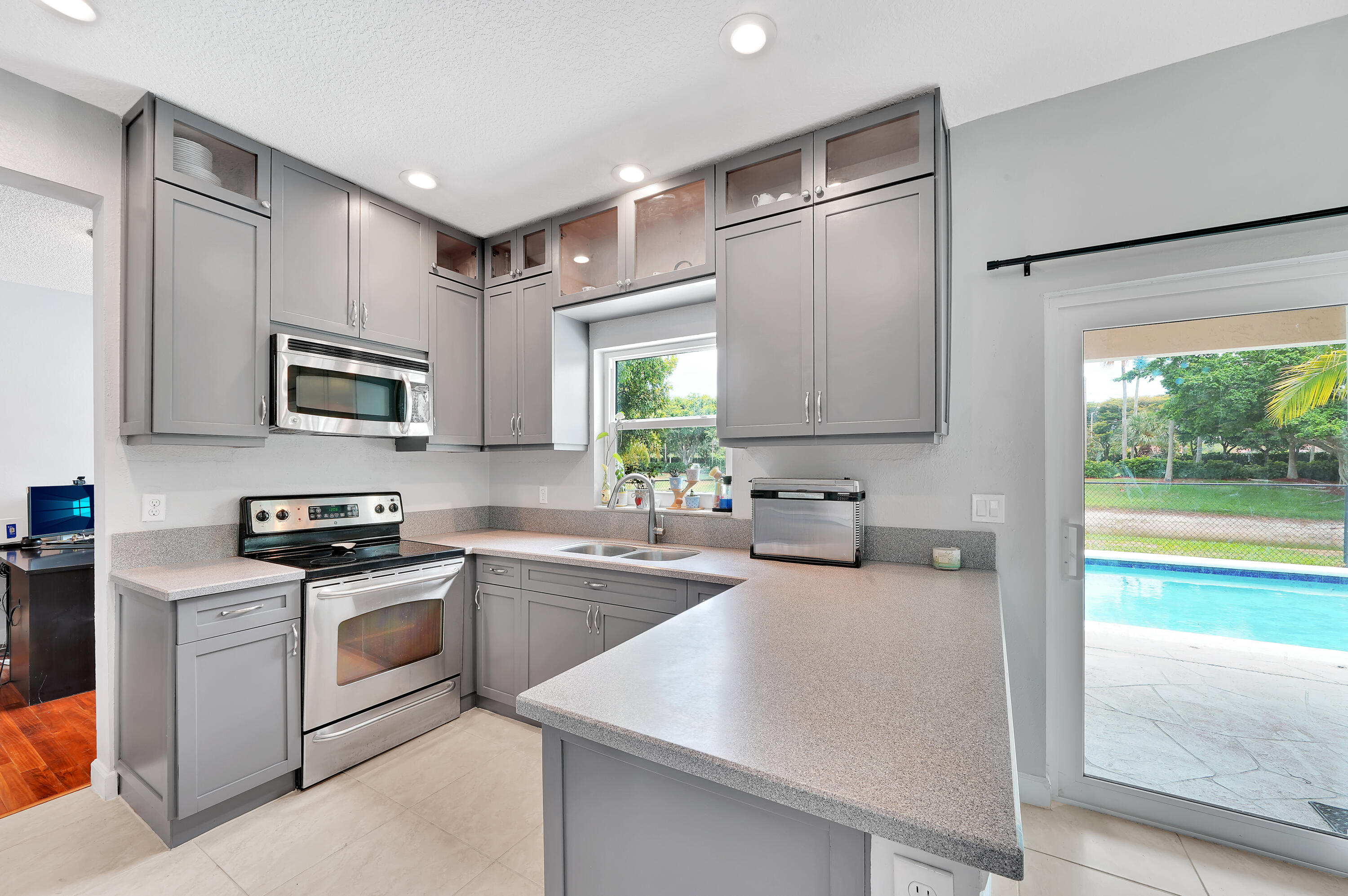 12115 Rockwell Way Boca Raton, FL 33428 - Photo 16 of 64 6 Kitchen (5)