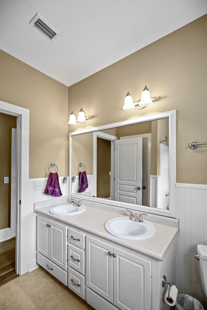 3641 Oak Ridge Lane Dothan, AL 36303 - Photo 31 of 40 Bathroom