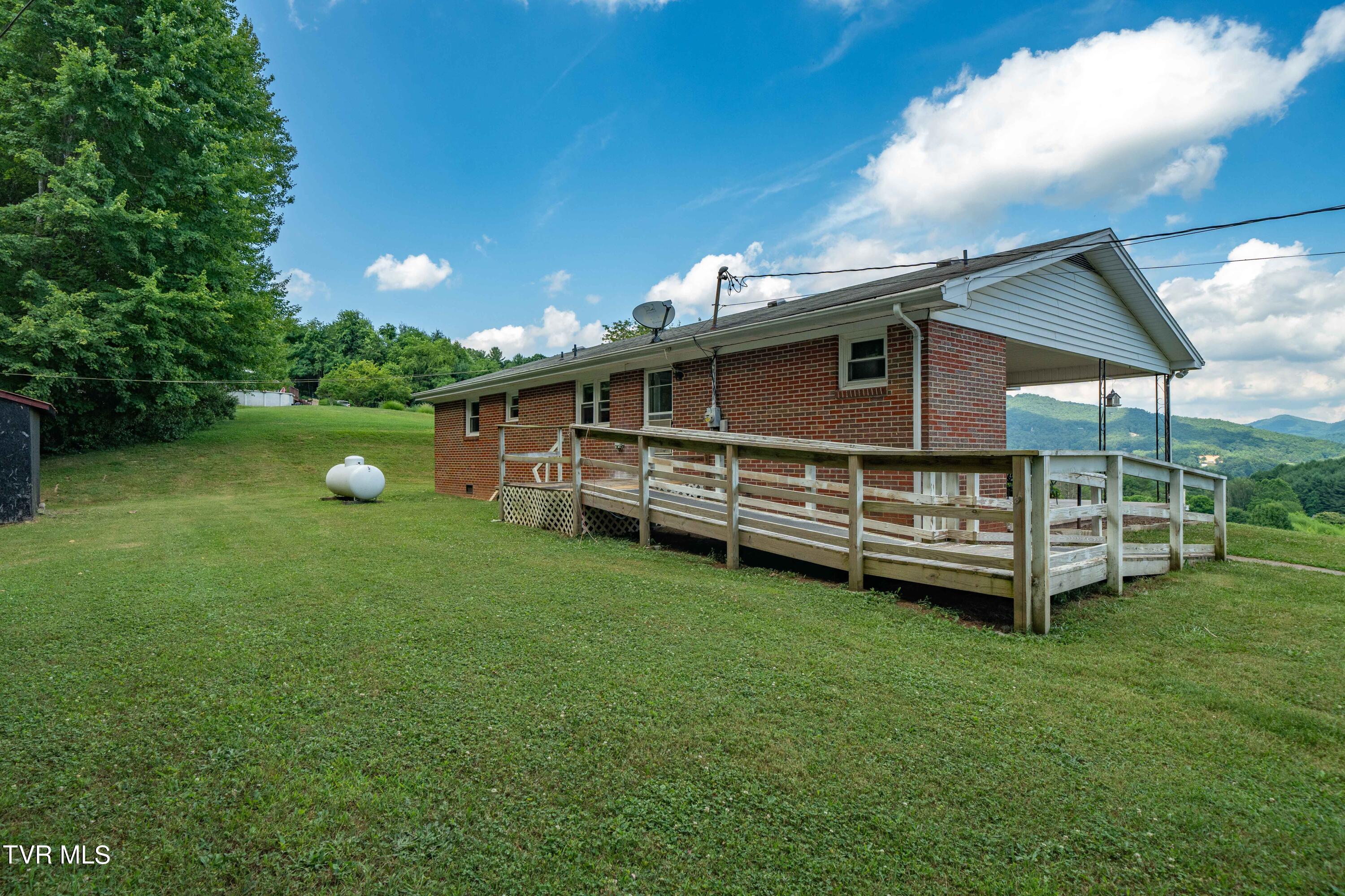 199 Crowder Road Mountain City, TN 37683 - Photo 21 of 58 199 Crowder Road (37 of 59)