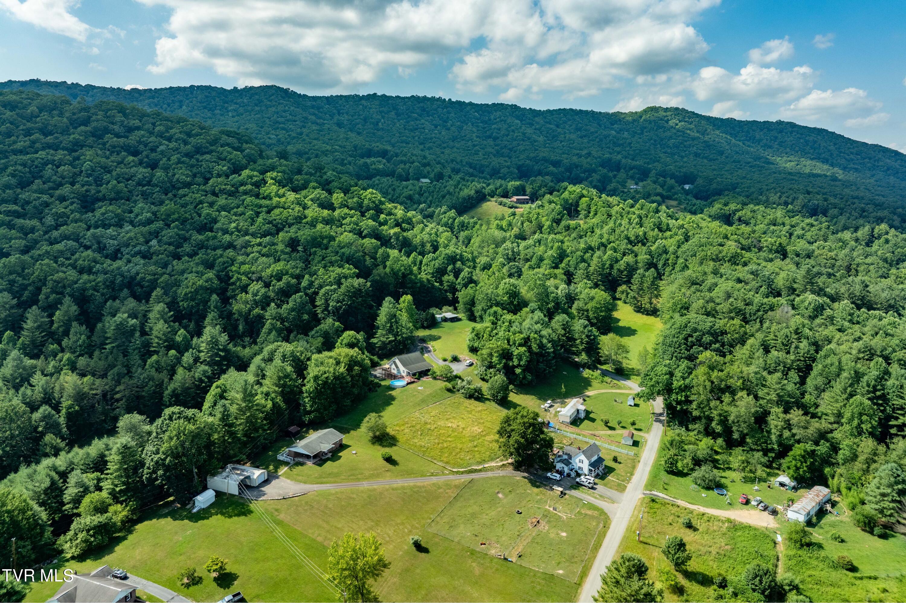 199 Crowder Road Mountain City, TN 37683 - Photo 51 of 58 199 Crowder Road (11 of 59)
