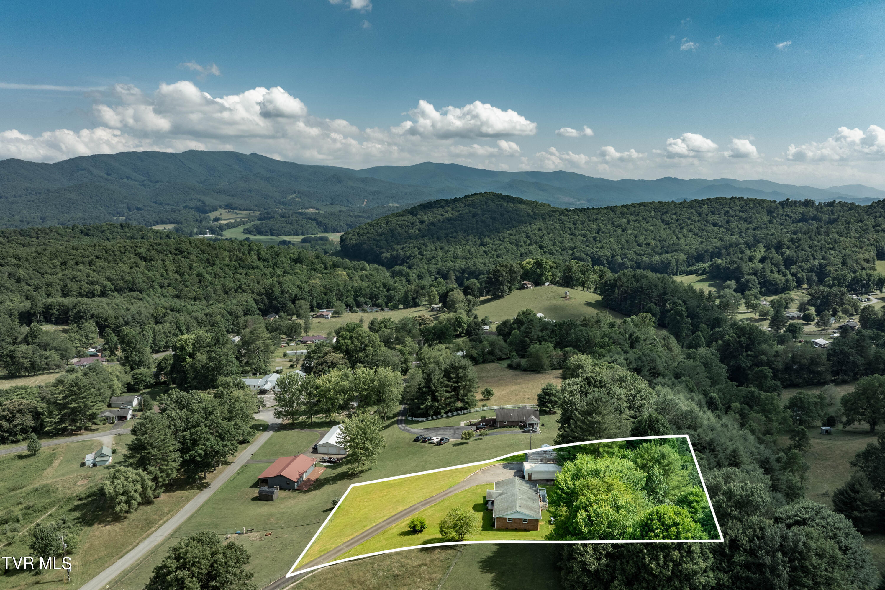 199 Crowder Road Mountain City, TN 37683 - Photo 53 of 58 199 Crowder Road (3 of 59)