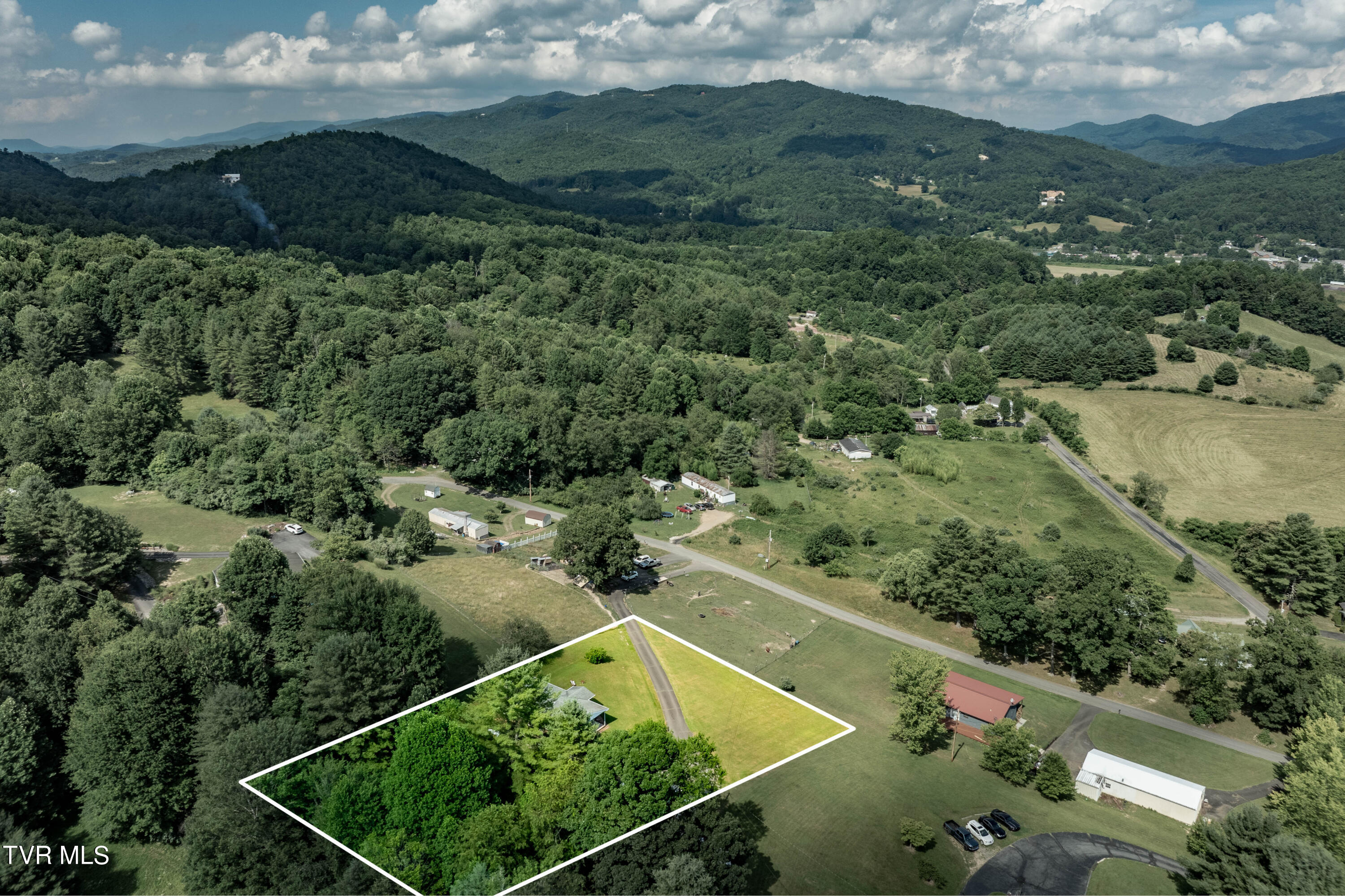 199 Crowder Road Mountain City, TN 37683 - Photo 54 of 58 199 Crowder Road (5 of 59)