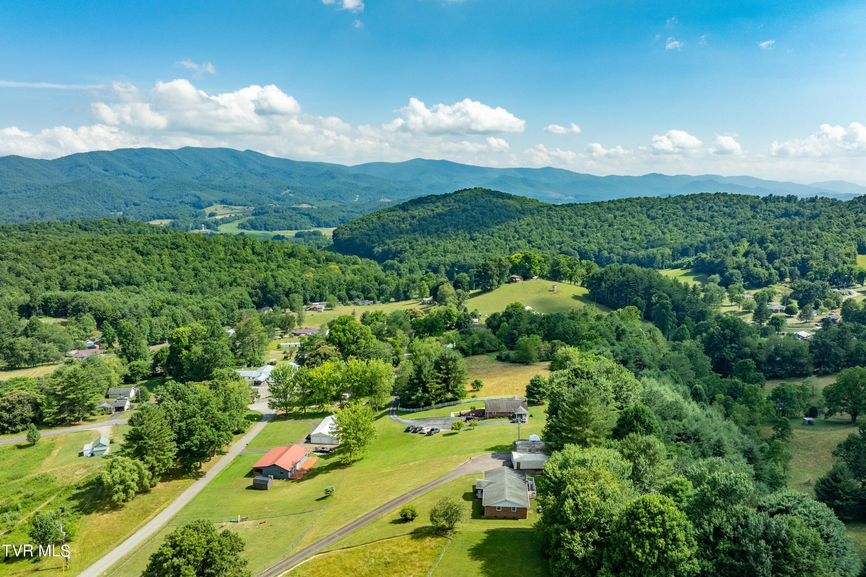 199 Crowder Road Mountain City, TN 37683 - Photo 55 of 58 199 Crowder Road (4 of 59)