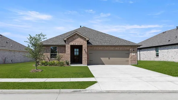 $379,990 | 753 Grand Dl Drive, Lavon, TX 75166