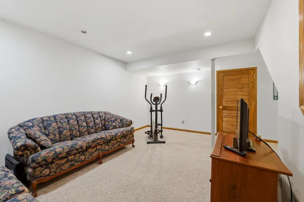 $639,900 | N66-w35104 Lappland Crossing, Oconomowoc, WI 53066