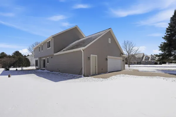 $639,900 | N66-w35104 Lappland Crossing, Oconomowoc, WI 53066