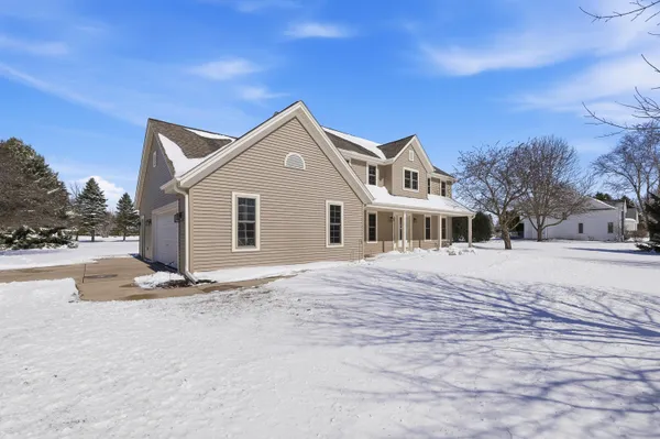 $639,900 | N66-w35104 Lappland Crossing, Oconomowoc, WI 53066