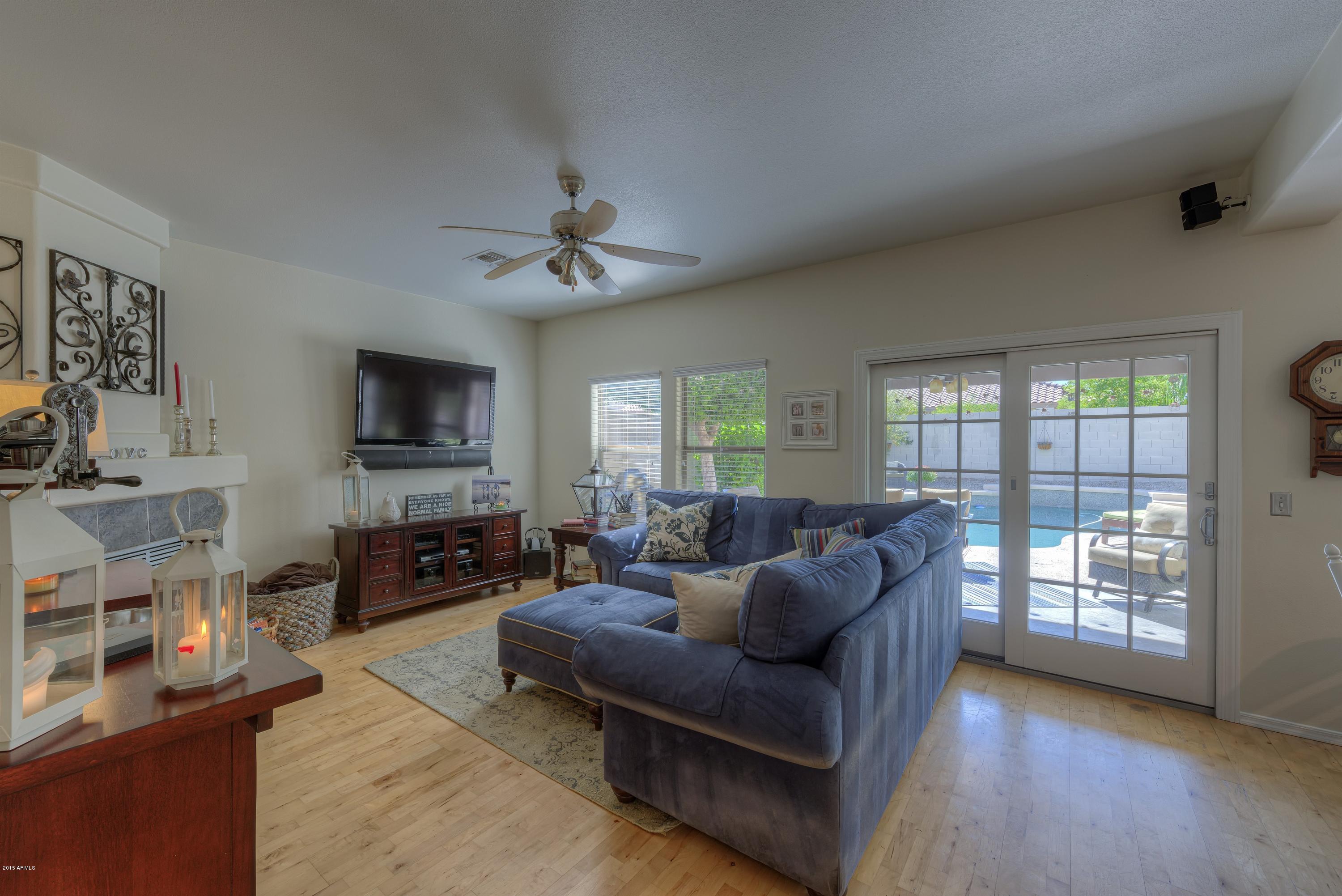 4041 East Tether Trail Phoenix, AZ 85050 - Photo 4 of 22 004_Family Room