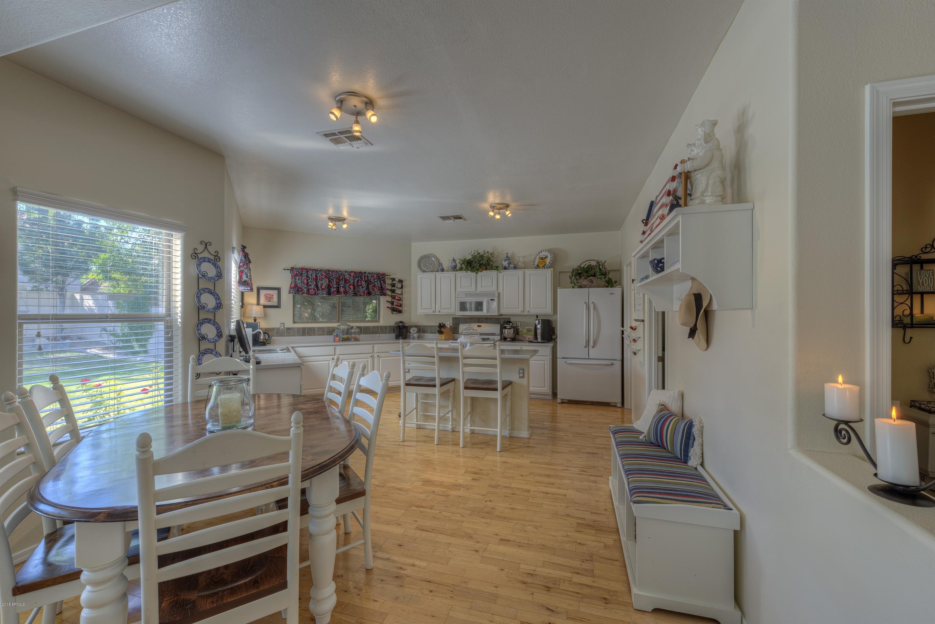 4041 East Tether Trail Phoenix, AZ 85050 - Photo 6 of 22 006_Casual Dining and Kitchen
