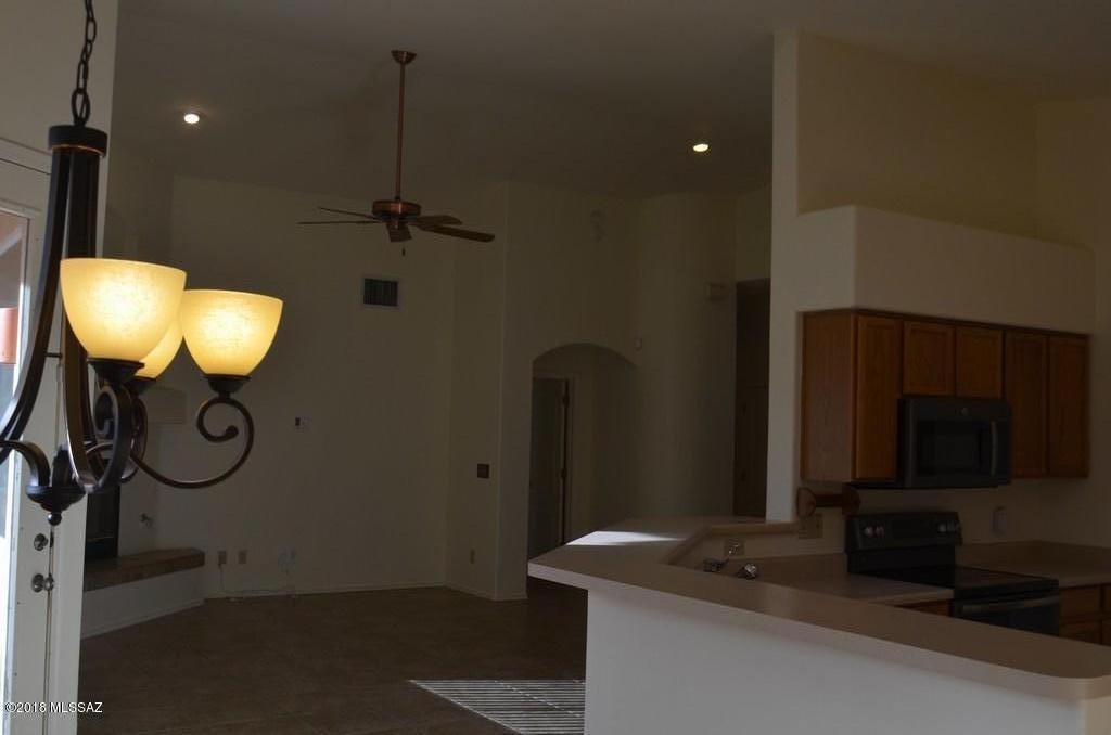 11240 North Sawtooth Road Oro Valley, AZ 85737 - Photo 9 of 44
