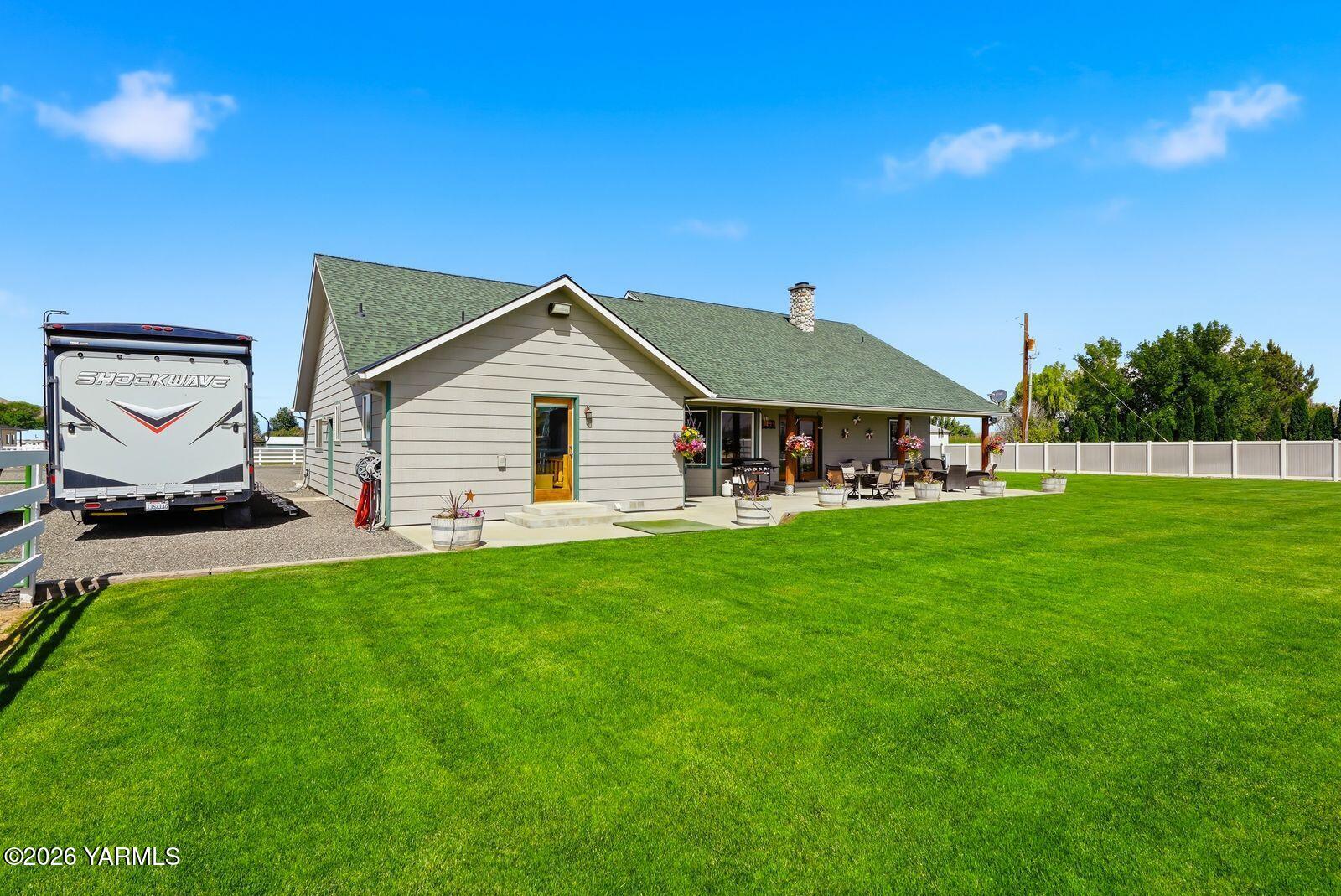 5005 Gamache Road Moxee, WA 98936 - Photo 10 of 48 8 - RV HookUp