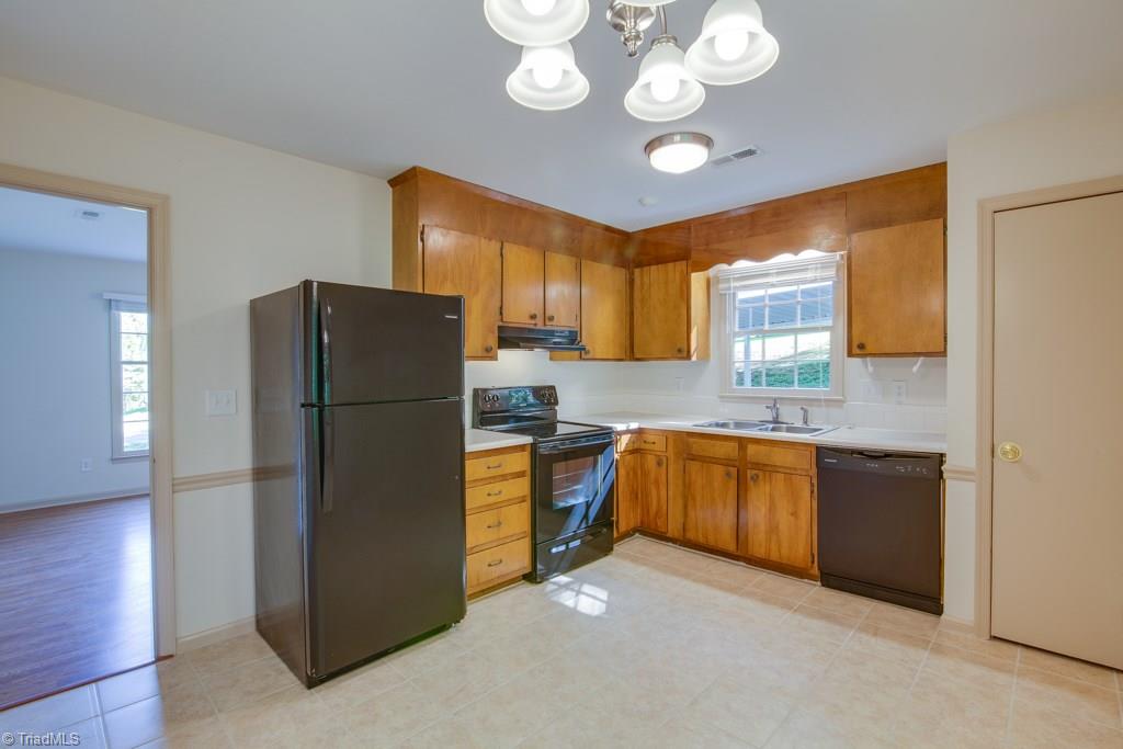 1480 Pebblebrook Road Winston-Salem, NC 27105 - Photo 2 of 19 Gallery Image 2