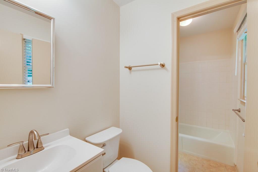 1480 Pebblebrook Road Winston-Salem, NC 27105 - Photo 10 of 19 Gallery Image 10