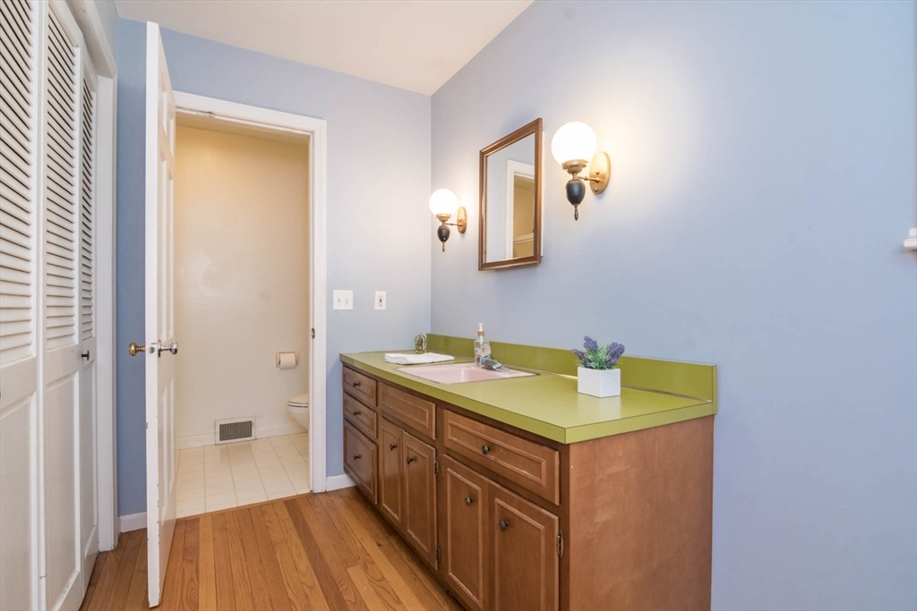 25 Bellview Circle Amherst, MA 01002 - Photo 23 of 42 Gallery Image 23