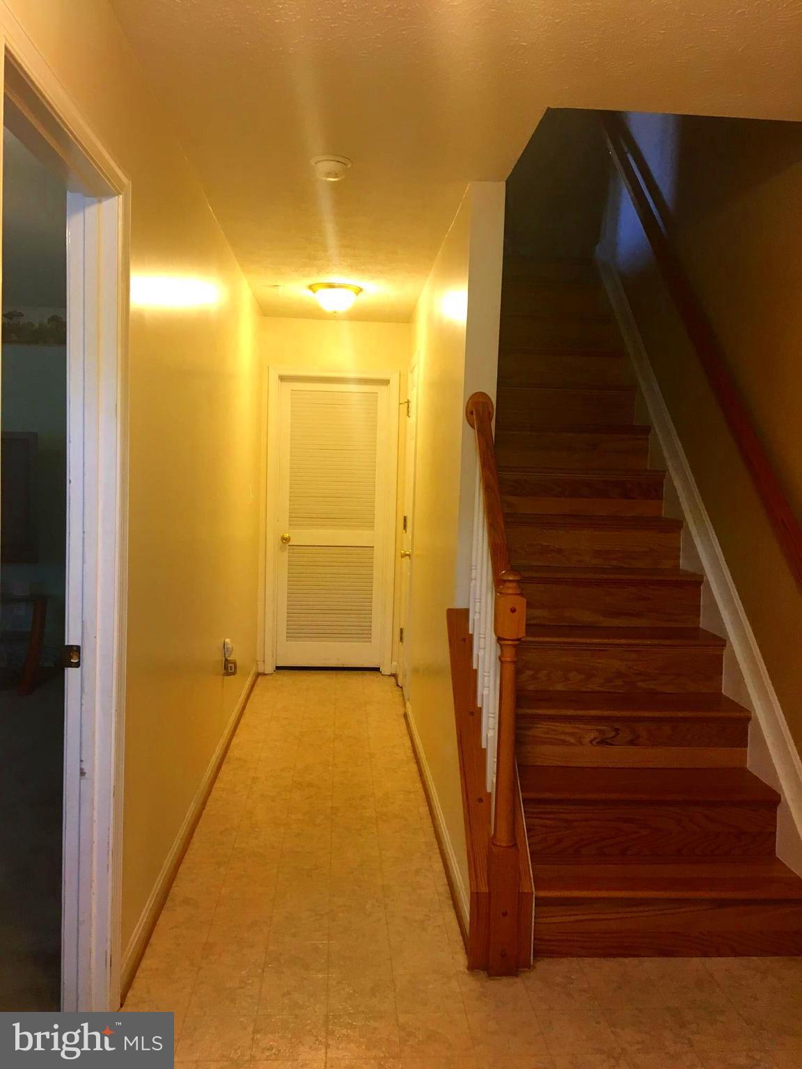 5525 Shallow River Road Clinton, MD 20735 - Photo 4 of 20 Interior (General)
