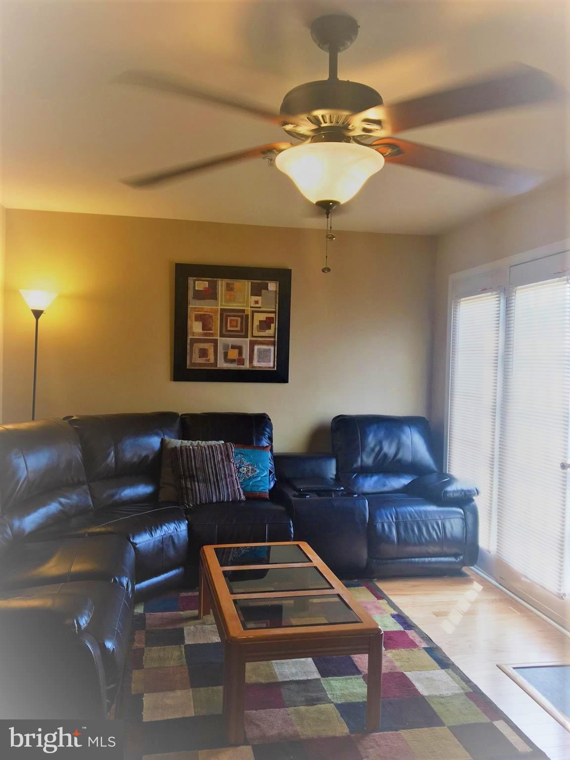 5525 Shallow River Road Clinton, MD 20735 - Photo 5 of 20 Living Room