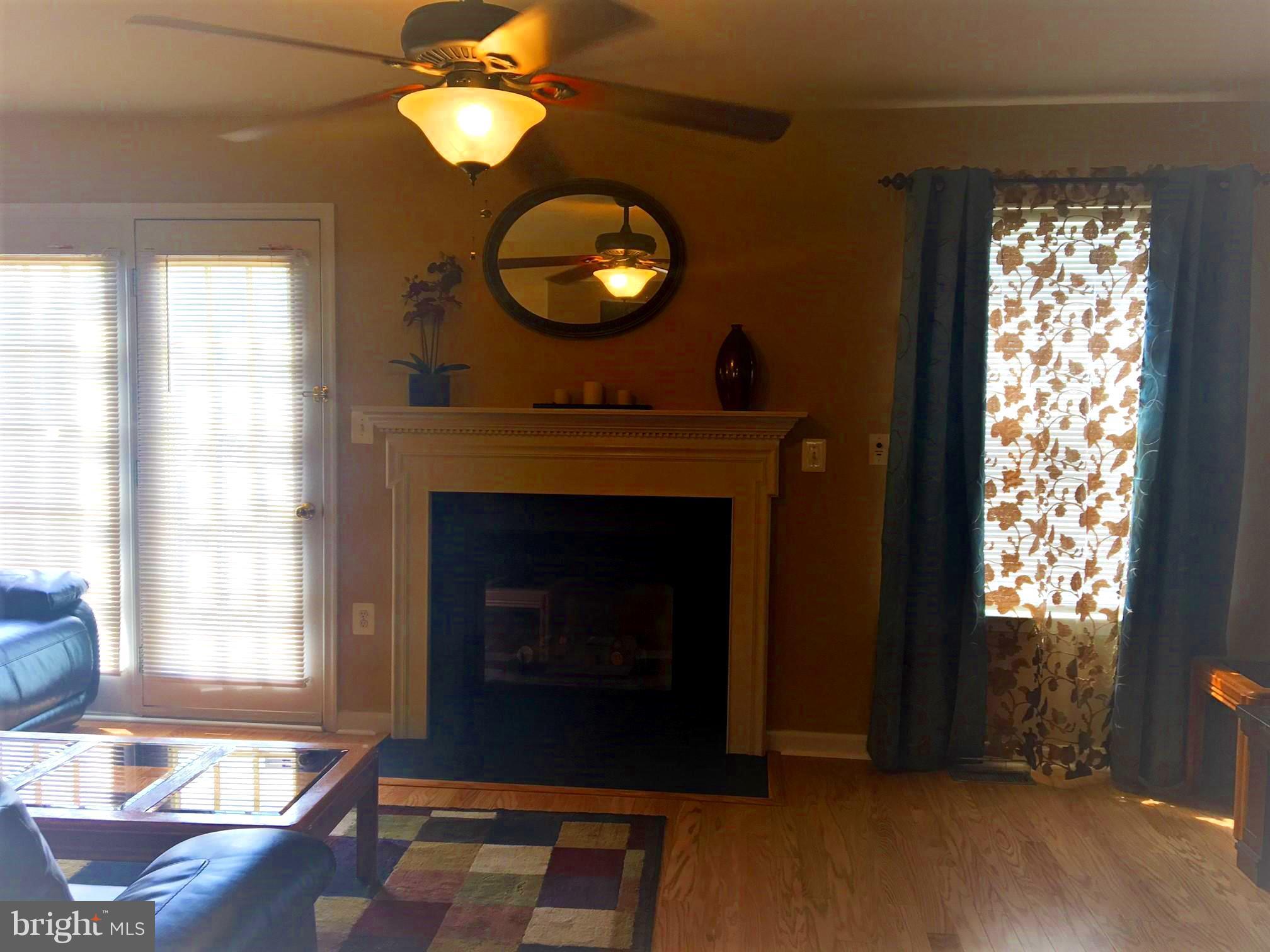 5525 Shallow River Road Clinton, MD 20735 - Photo 6 of 20 Living Room