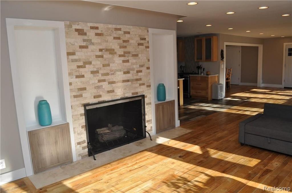 29204 Utley Road Farmington Hills, MI 48334 - Photo 13 of 52