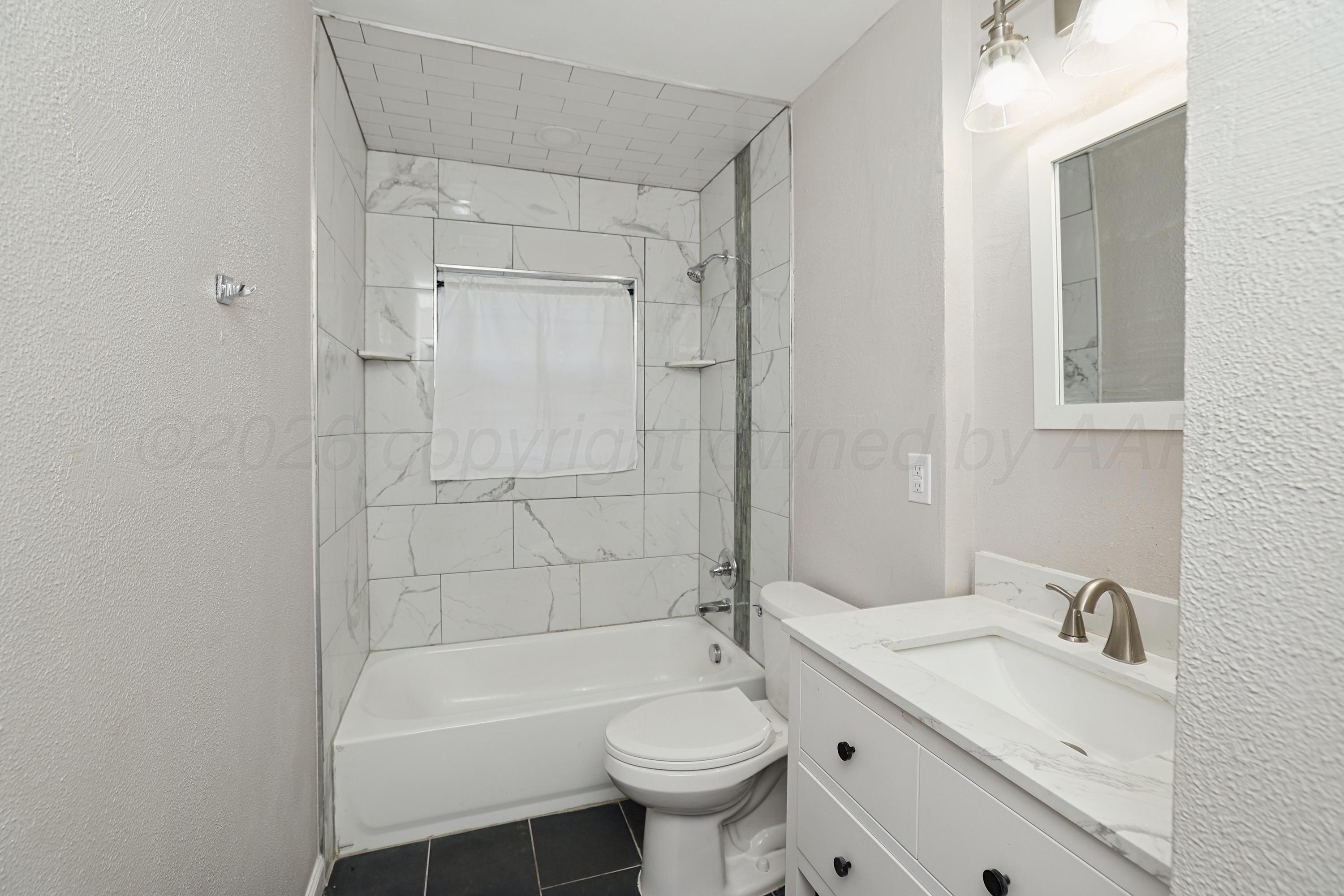4302 Summit Circle Amarillo, TX 79109 - Photo 22 of 34 24-Bathroom