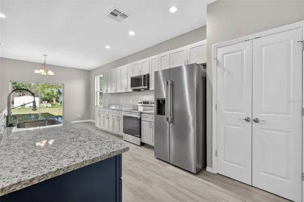 $399,900 | 38905 Pine Street, Umatilla, FL 32784