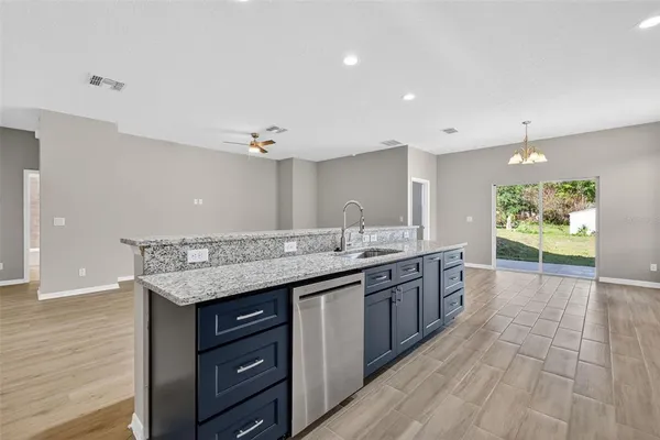 $399,900 | 38905 Pine Street, Umatilla, FL 32784