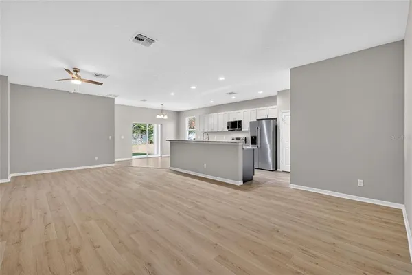 $399,900 | 38905 Pine Street, Umatilla, FL 32784