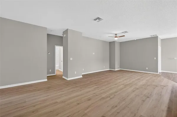 $399,900 | 38905 Pine Street, Umatilla, FL 32784