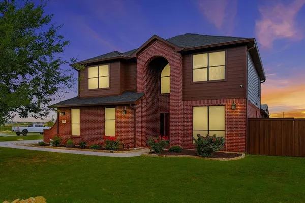 $760,000 | 430 Ridgecrest Place, Sanger, TX 76266