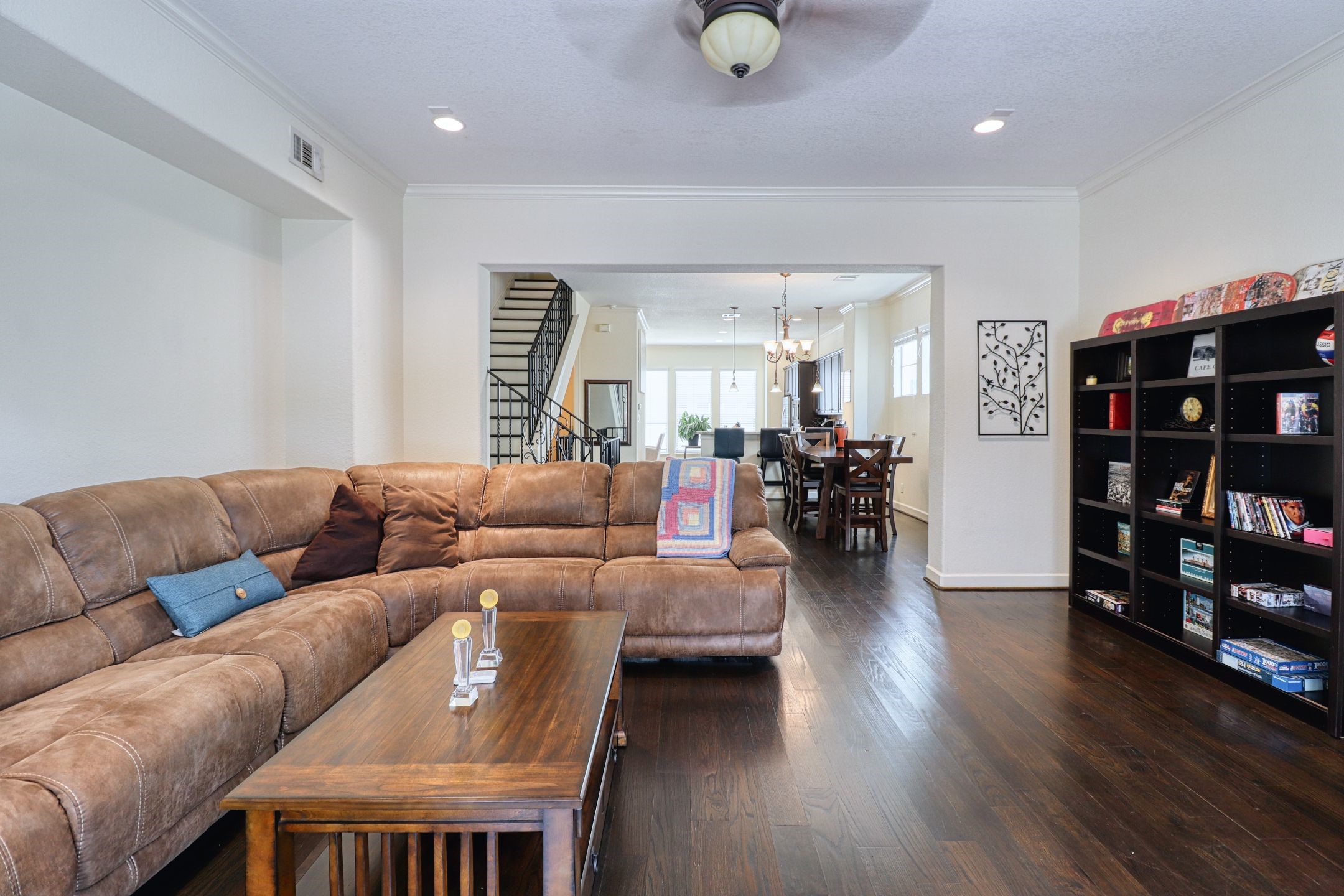 904 Patterson Street Houston, TX 77007 - Photo 12 of 30 a living room with furniture and wooden floor