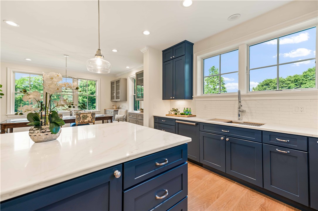 416 Bridgetown Road South Kingstown, RI 02874 - Photo 8 of 39