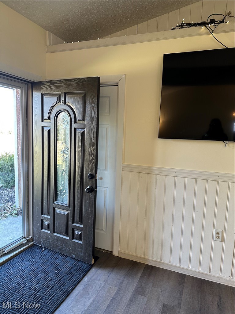 37387 Giles Road Grafton, OH 44044 - Photo 2 of 41 Gallery Image 2