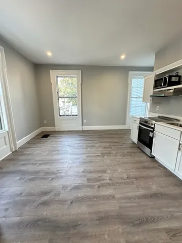 $2,000 | 6 Monroe Street, Unit 102, Salem, MA 01970