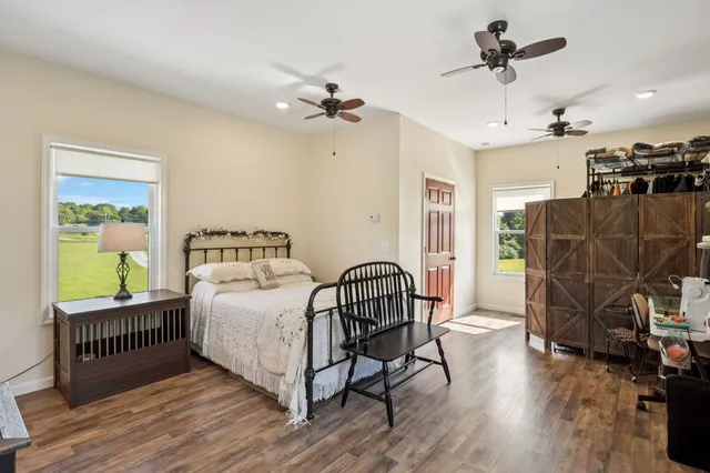 $549,900 | 4215 Hampshire Pike, Hampshire, TN 38461