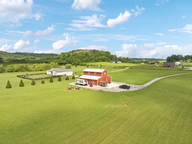 $549,900 | 4215 Hampshire Pike, Hampshire, TN 38461