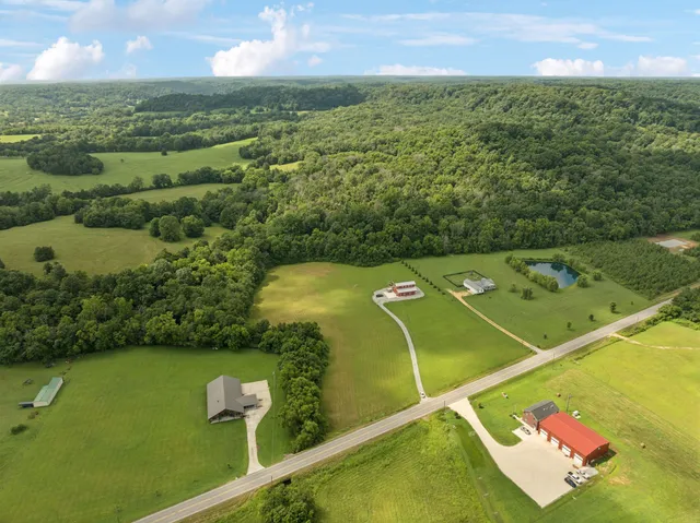 $549,900 | 4215 Hampshire Pike, Hampshire, TN 38461