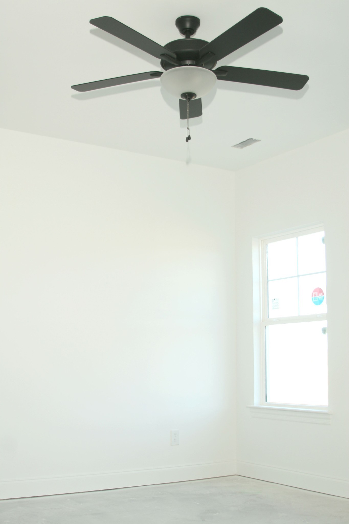 1218 Euclid Murfreesboro, TN 37127 - Photo 5 of 9 a view of a window in an empty room