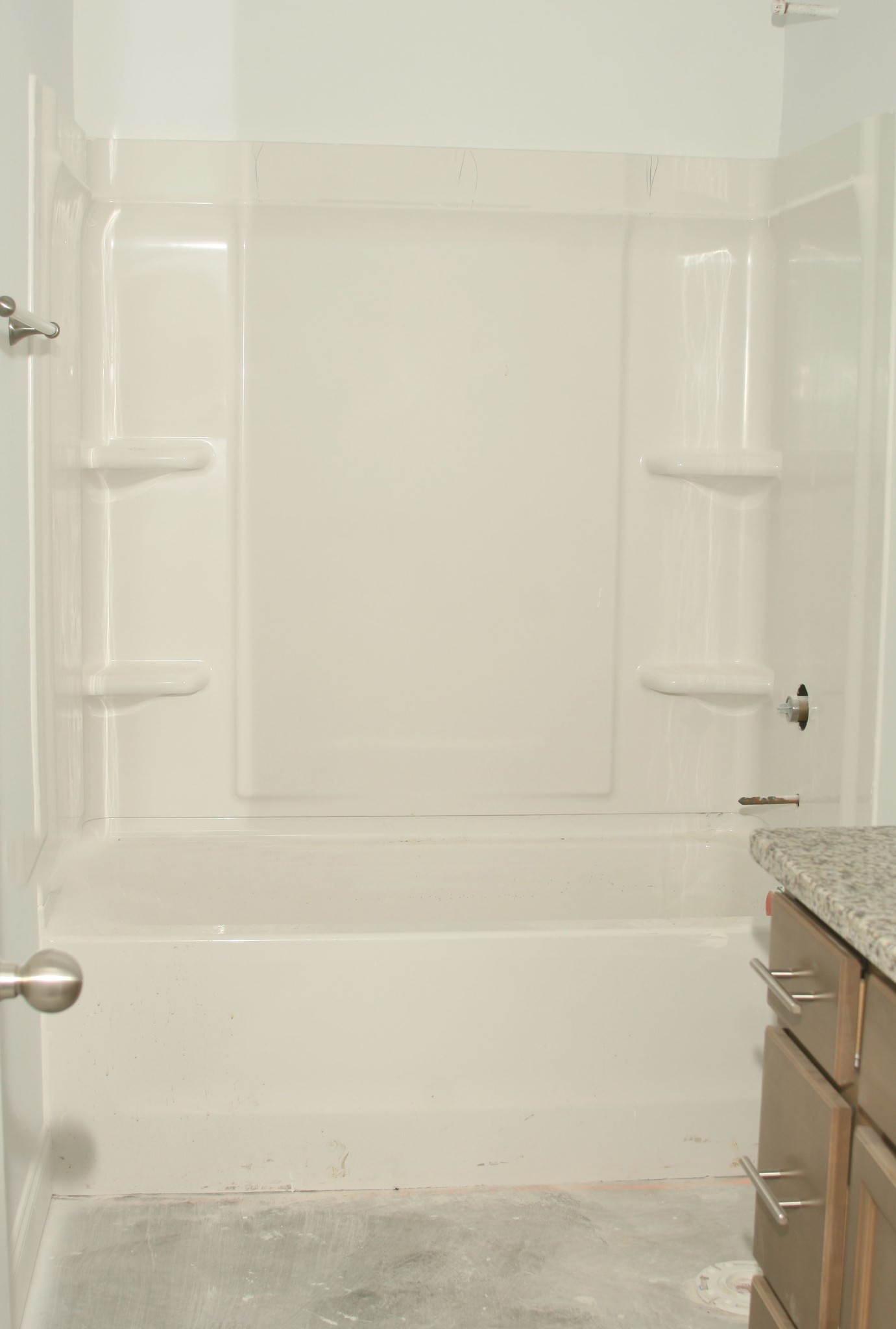 1218 Euclid Murfreesboro, TN 37127 - Photo 6 of 9 a bathroom with a bathtub