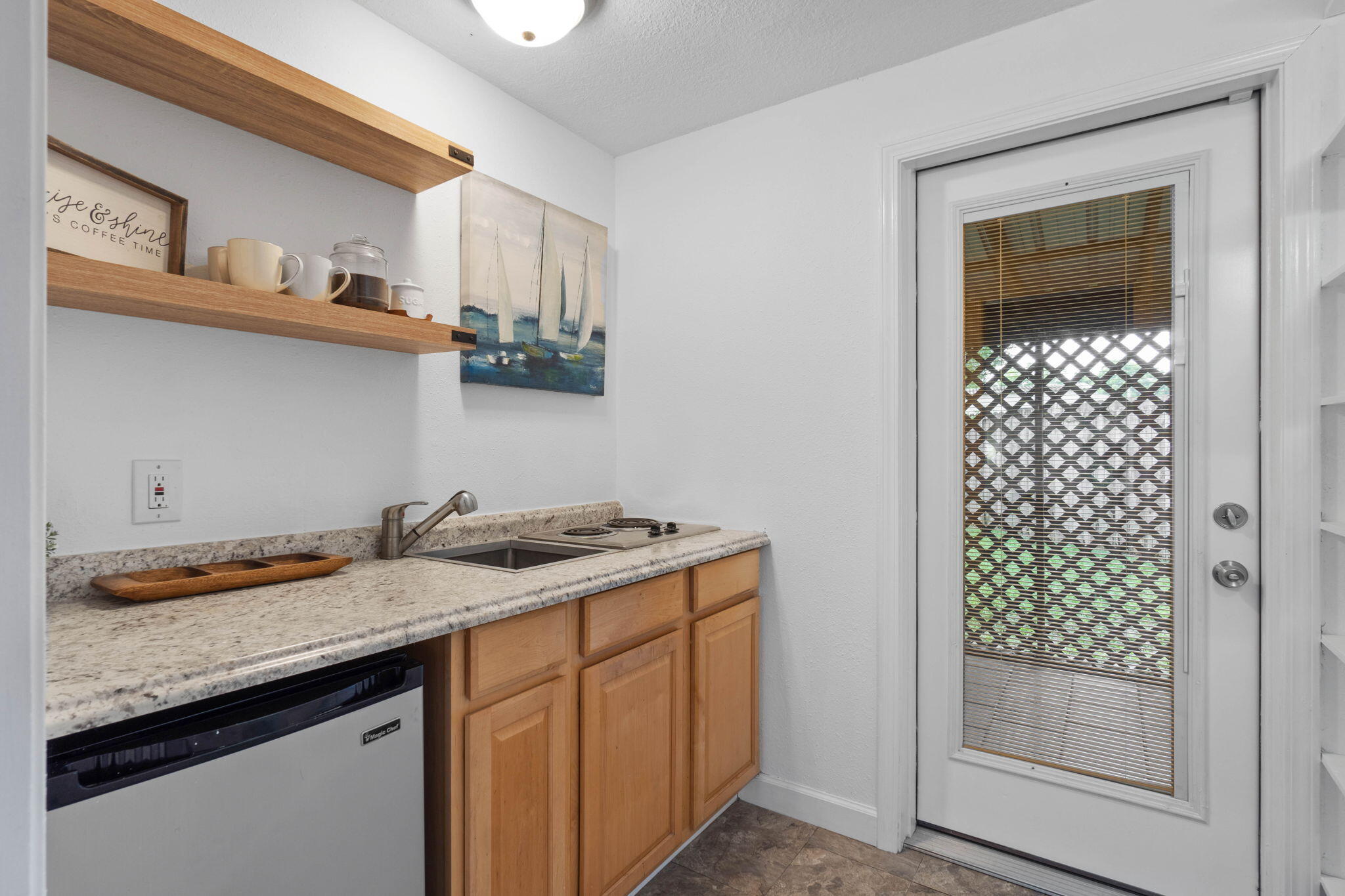 18 Choctawhatchee Road Southeast Fort Walton Beach, FL 32548 - Photo 15 of 46 Kitchenette