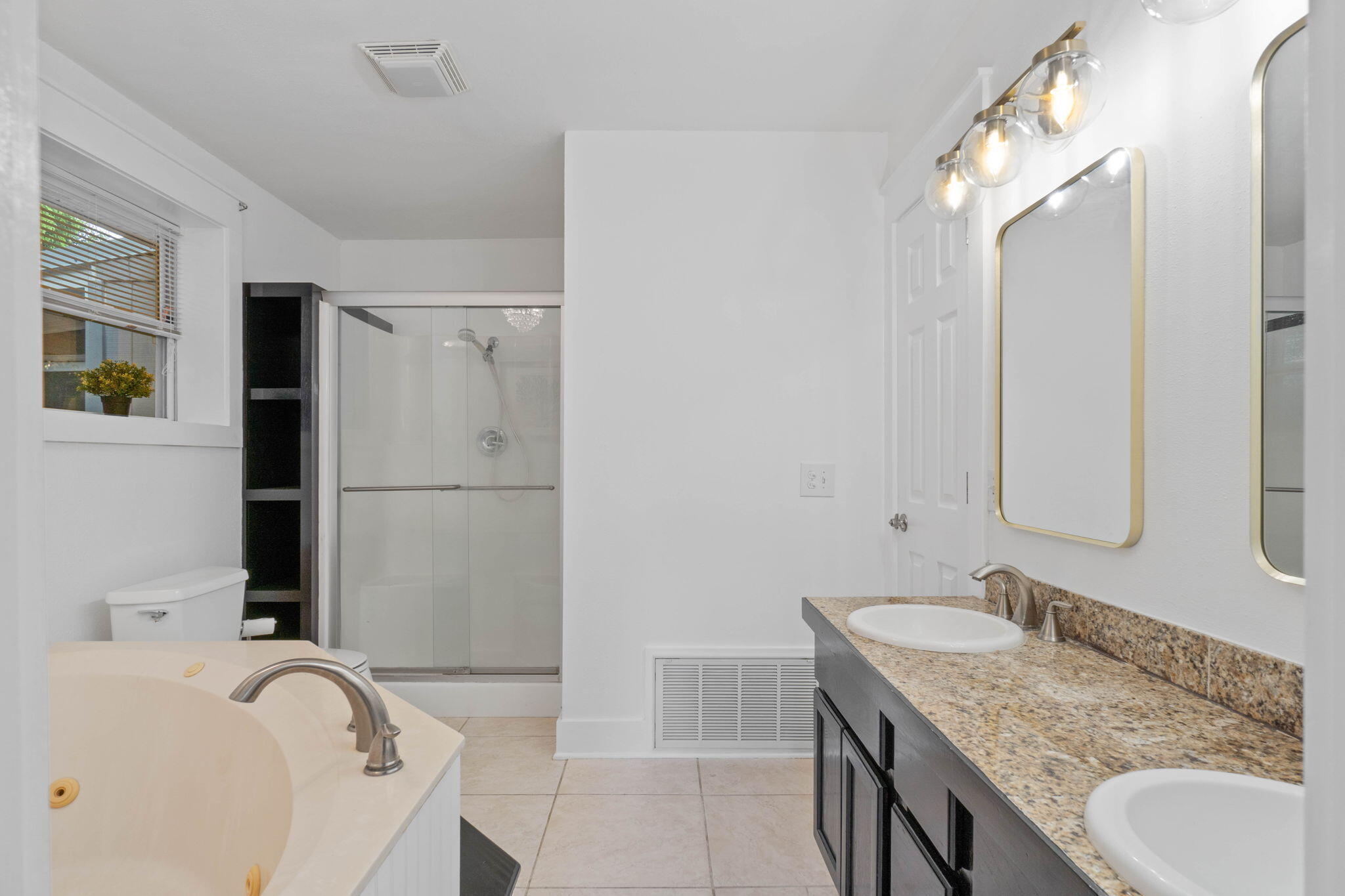 18 Choctawhatchee Road Southeast Fort Walton Beach, FL 32548 - Photo 21 of 46 Dual Sinks