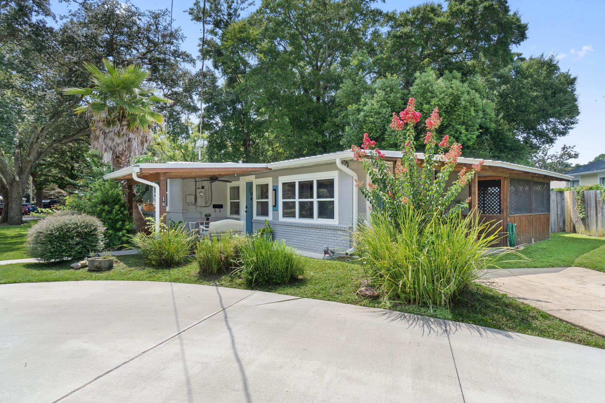 18 Choctawhatchee Road Southeast Fort Walton Beach, FL 32548 - Photo 3 of 46 Circular Drive