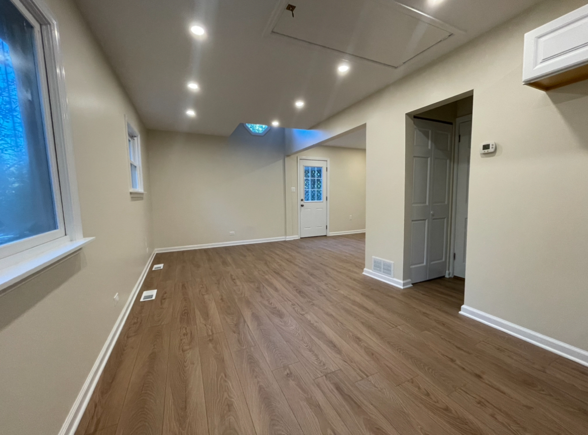 4 Hickory Road Oakwood Hills, IL 60013 - Photo 5 of 20 Gallery Image 5
